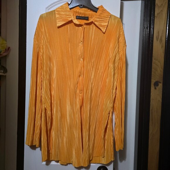 Fashion to Figure Women's Plus Size Pleated Buttoned Down Shirt Blouse Size 0X - Picture 1 of 9